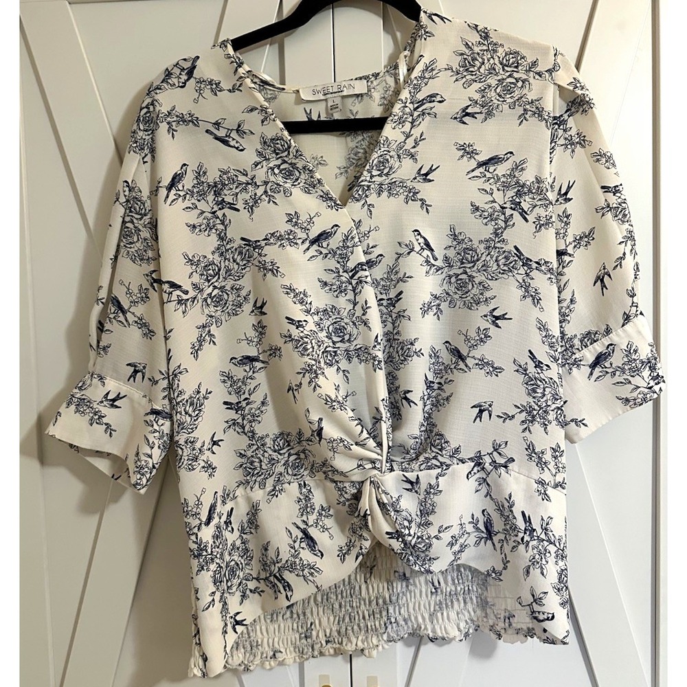 Sweet Rain Women's V-Neck Blouse, Size L, 3/4 Sleeve, White/Blue Floral Bird